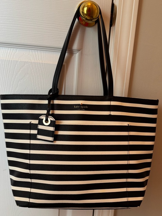 kate spade Handbags - Kate Spade striped Tote